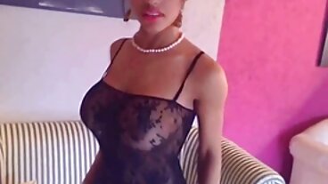 பிரேஸர்ஸில் இருந்து ப்ரீஃபெக்ட் ஜே சம்மர்ஸுடன் சோபா திரைப்படம்