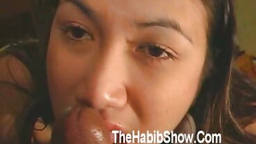 பேங்கின் கவர்ச்சியான ராக்ஸி நிக்கோலுடன் தலைக்கு பின்னால் கால்கள்!