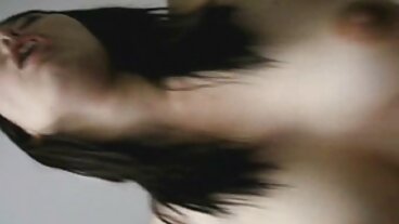 லெக்ஸ் ஆன் ஷோல்டர்ஸ் நாட்டி அமெரிக்காவைச் சேர்ந்த உணர்ச்சிமிக்க கைலா கெய்டனுடன் ஆபாசப் படம்