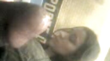 ரோக்கோ சிஃப்ரெடியில் இருந்து கவர்ந்திழுக்கும் சாஷா ரோஸ் மற்றும் ஷோனா நதியுடன் Ffm ஸ்மட்