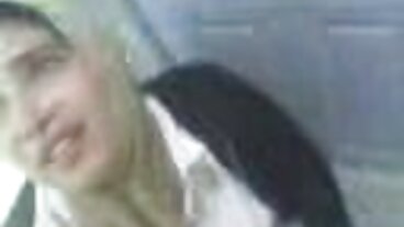 டீன் மெகா வேர்ல்டில் இருந்து அழகான கிரிஸ் தி ஃபாக்ஸ்ஸுடன் ஹை ஹீல்ஸ் ஆபாசப் படம்