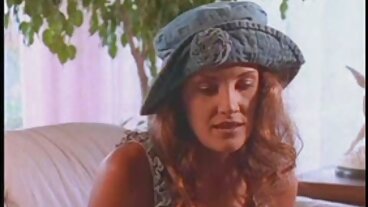 பிரைவேட்டிலிருந்து அழகான அன்னி அரோராவுடன் வாய்வழி குமுறல்