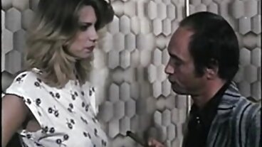 பேக்ரூம் காஸ்டிங் கவுச்சிலிருந்து ஹார்னி ஆப்ரியுடன் கூடிய டேபிள் திருகு