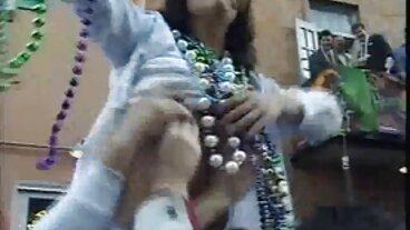 திக்கும்ஸில் இருந்து ப்ரீஃபெக்ட் கத்ரீனா ஜேட் உடனான வெளிப்புறத் திரைப்படம்