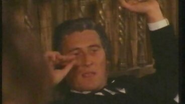 புதிய உணர்வுகளிலிருந்து அழகான டயானா கிரேஸுடன் நீண்ட கால்கள் மங்குகின்றன