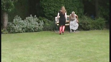 LetsDoeIt இலிருந்து அற்புதமான ஜூலியா ரோகா மற்றும் சிசிலியாவுடன் சிறிய டிட்ஸ் ஸ்க்ரூ