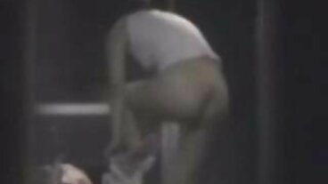 ஃபேமிலி ஸ்ட்ரோக்கின் அற்புதமான ஸ்லோன் ஹார்ப்பருடன் தோள்களில் கால்கள் மங்குகின்றன