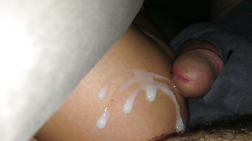 டக் பாஸில் இருந்து கவர்ச்சியான டிக்ஸி வால் நட்சத்திரத்துடன் நீண்ட கால்கள் காட்சி