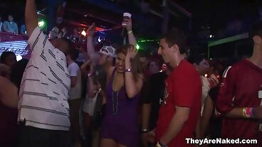 உங்கள் அம்மா ஆபாசத்தில் இருந்து அழகான ரேச்சல் ஸ்டாருடன் ஹார்ட்கோர் ஸ்மட்