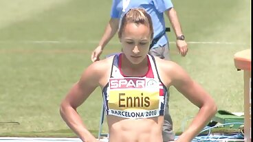 DDF நெட்வொர்க்கிலிருந்து ப்ரீஃபெக்ட் சியன்னா டே உடன் இனங்களுக்கிடையேயான திருகு