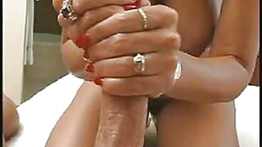 வான்க்ஸ் வழங்கும் உணர்ச்சிமிக்க ரூபி ரேஸ் உடனான ஸ்ட்ரைட் ஹேர் ஸ்க்ரூ