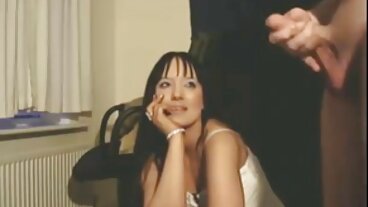 டீம் ஸ்கீட்டில் இருந்து அழகான ஒலிவியா லுவாவுடன் ரிவர்ஸ் கவ்கர்ல் படம்