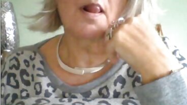 ஆல் அனலில் இருந்து கவர்ச்சியான அன்னி அரோரா மற்றும் அவி லவ்வுடன் ஹேண்ட்ஜாப் வீடியோ