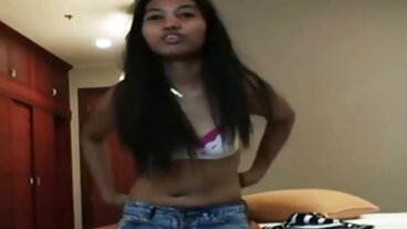 பேங் பஸ்ஸில் இருந்து அழகான பெய்லி புரூக்குடன் கார் செக்ஸ்