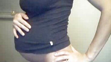 இன்றிரவு காதலியிலிருந்து கஸ்கா ஆகாஷோவாவை கவர்ந்திழுக்கும் மில்ஃப் பேங்