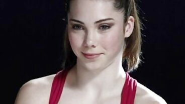 பெர்வ் மாமில் இருந்து அற்புதமான கியா வெண்டெட்டியுடன் ஆழமான தொண்டை உடலுறவு