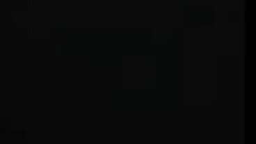 செக்ஸ்ஆர்ட்டில் இருந்து உணர்ச்சிவசப்பட்ட எமிலியா அர்கன் மற்றும் லோவிடா ஃபேட் ஆகியோருடன் முத்தமிடும் பாலுறவு
